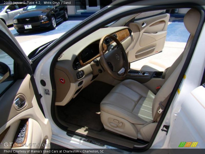 White Onyx / Sand 2003 Jaguar S-Type 4.2