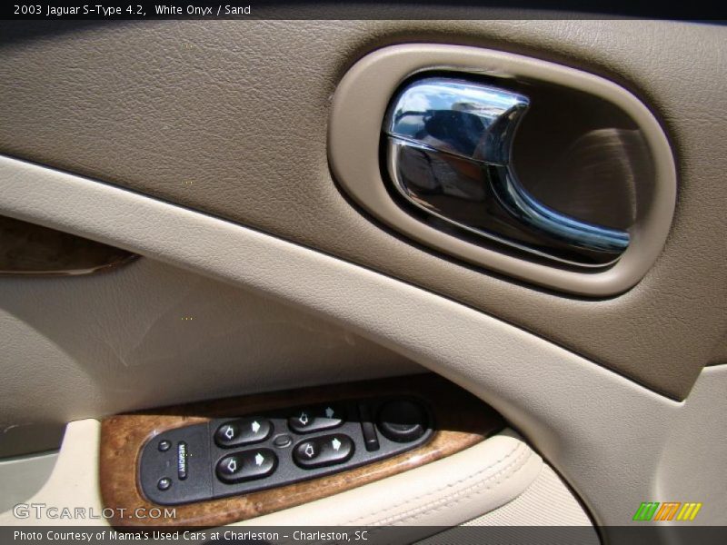 White Onyx / Sand 2003 Jaguar S-Type 4.2