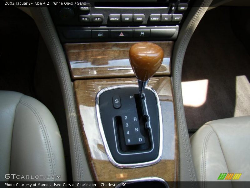 White Onyx / Sand 2003 Jaguar S-Type 4.2