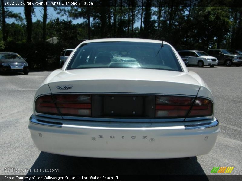 White Diamond / Taupe 2002 Buick Park Avenue