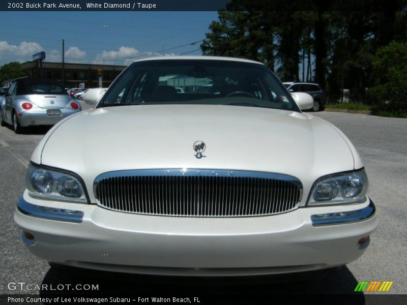 White Diamond / Taupe 2002 Buick Park Avenue