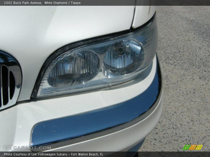 White Diamond / Taupe 2002 Buick Park Avenue