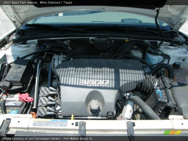 White Diamond / Taupe 2002 Buick Park Avenue