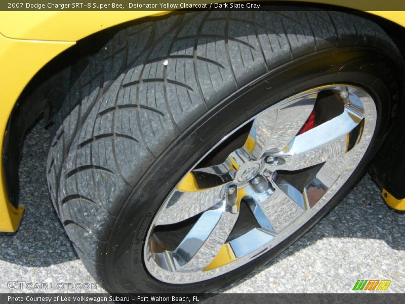 Detonator Yellow Clearcoat / Dark Slate Gray 2007 Dodge Charger SRT-8 Super Bee