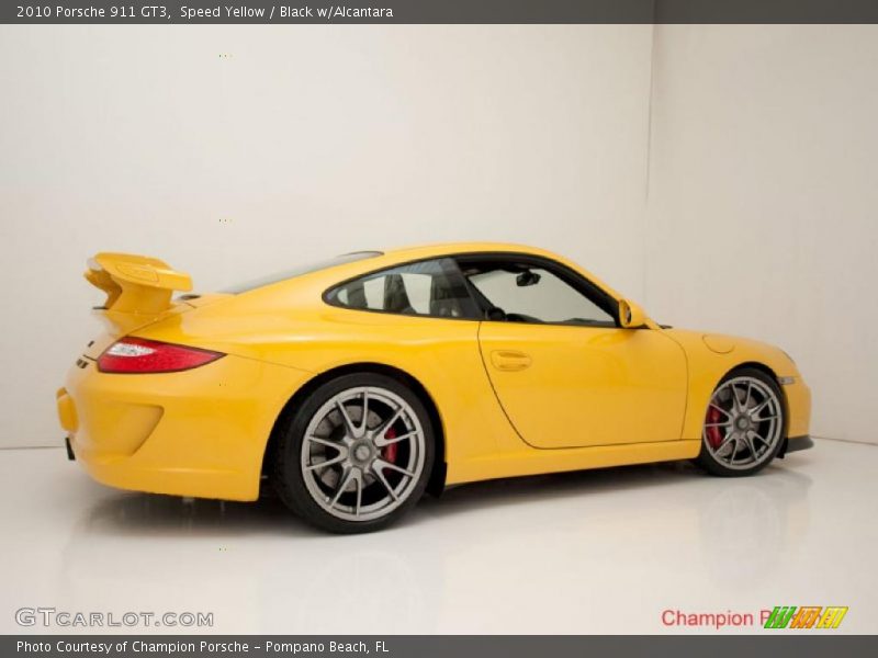 Speed Yellow / Black w/Alcantara 2010 Porsche 911 GT3