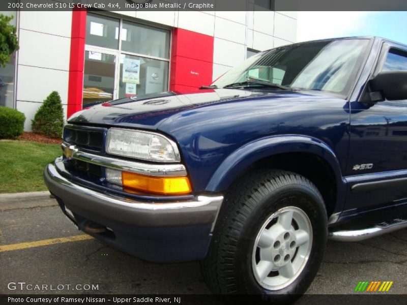 Indigo Blue Metallic / Graphite 2002 Chevrolet S10 LS Crew Cab 4x4