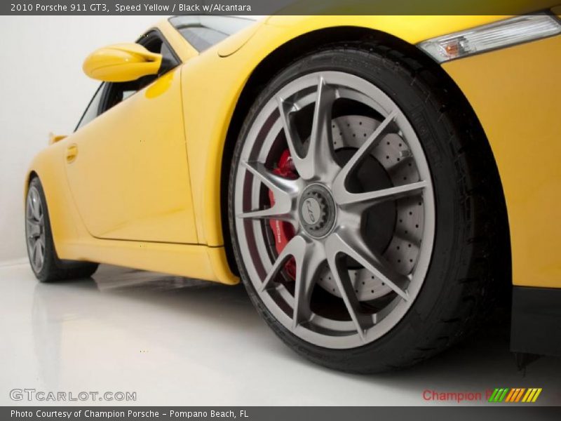 Speed Yellow / Black w/Alcantara 2010 Porsche 911 GT3