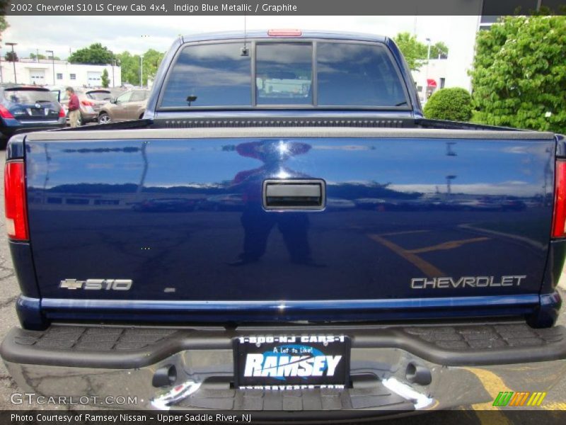 Indigo Blue Metallic / Graphite 2002 Chevrolet S10 LS Crew Cab 4x4