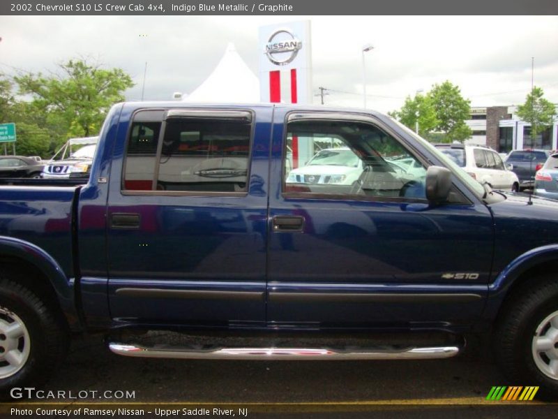 Indigo Blue Metallic / Graphite 2002 Chevrolet S10 LS Crew Cab 4x4
