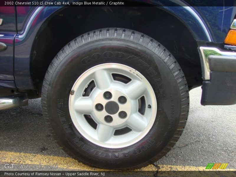 Indigo Blue Metallic / Graphite 2002 Chevrolet S10 LS Crew Cab 4x4