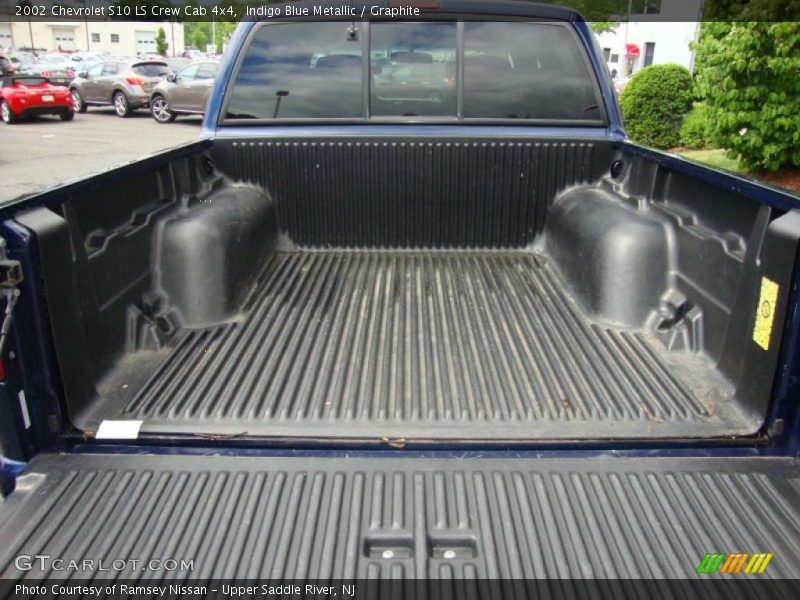 Indigo Blue Metallic / Graphite 2002 Chevrolet S10 LS Crew Cab 4x4