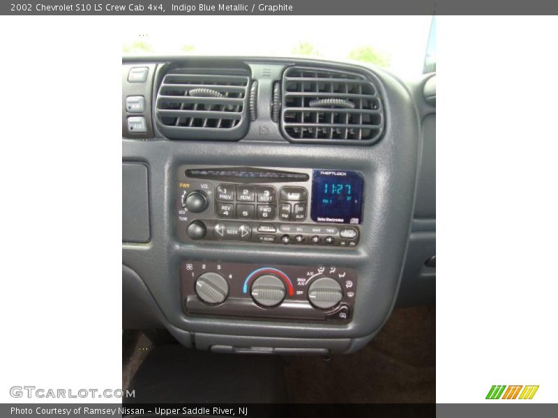 Indigo Blue Metallic / Graphite 2002 Chevrolet S10 LS Crew Cab 4x4