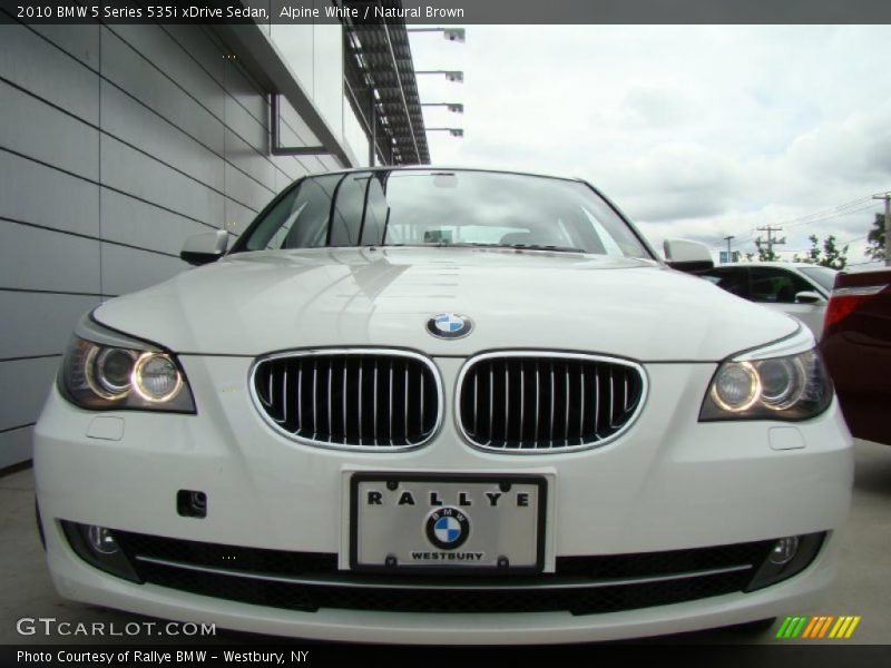 Alpine White / Natural Brown 2010 BMW 5 Series 535i xDrive Sedan