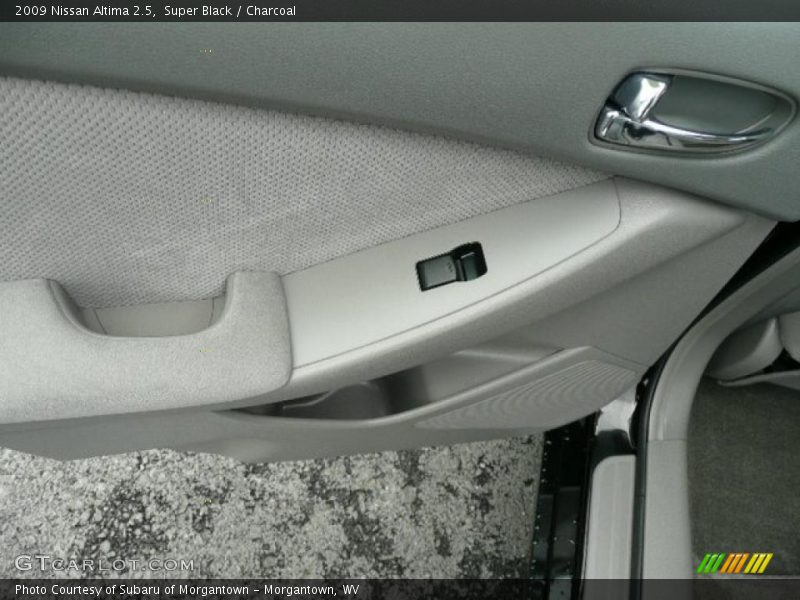 Super Black / Charcoal 2009 Nissan Altima 2.5