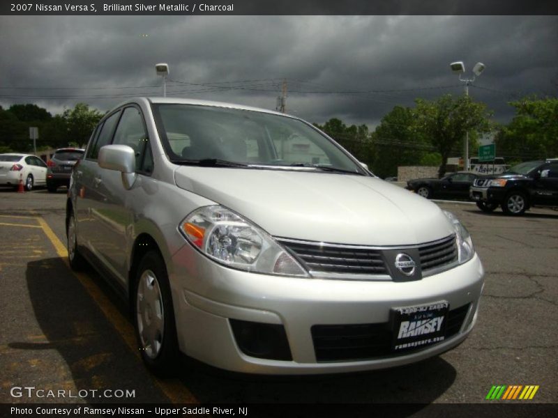 Brilliant Silver Metallic / Charcoal 2007 Nissan Versa S