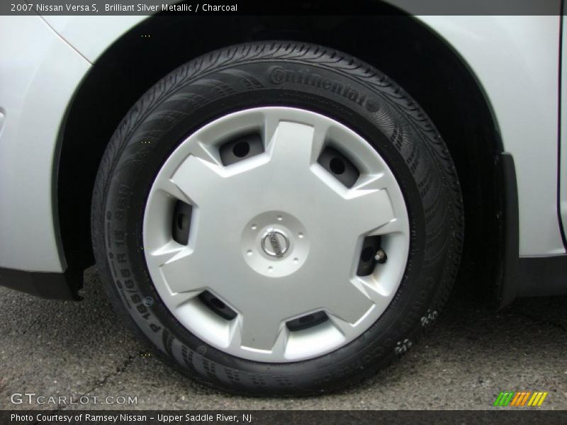 Brilliant Silver Metallic / Charcoal 2007 Nissan Versa S