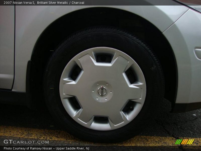 Brilliant Silver Metallic / Charcoal 2007 Nissan Versa S
