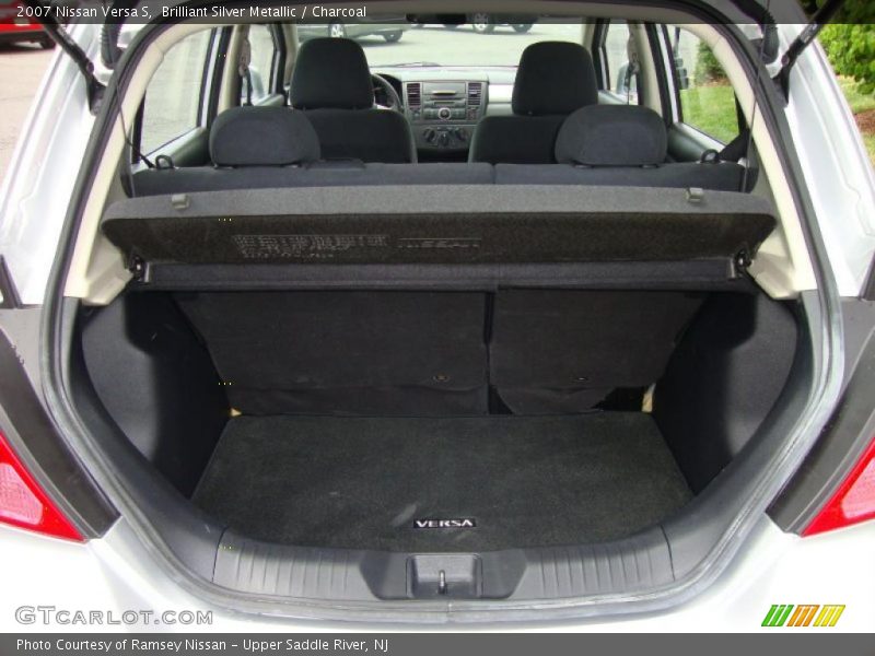 Brilliant Silver Metallic / Charcoal 2007 Nissan Versa S