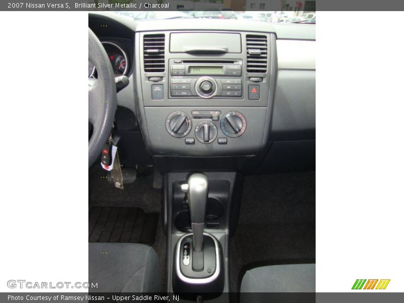 Brilliant Silver Metallic / Charcoal 2007 Nissan Versa S