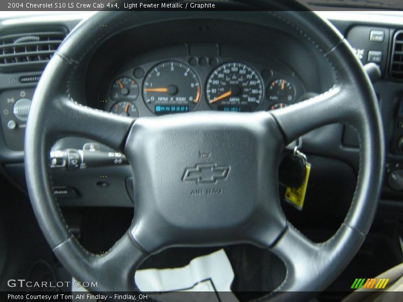 Light Pewter Metallic / Graphite 2004 Chevrolet S10 LS Crew Cab 4x4