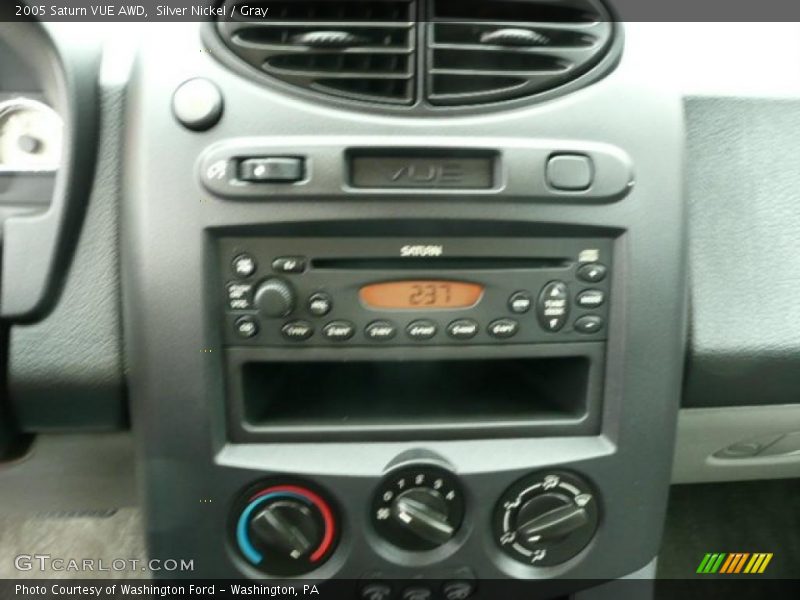 Silver Nickel / Gray 2005 Saturn VUE AWD