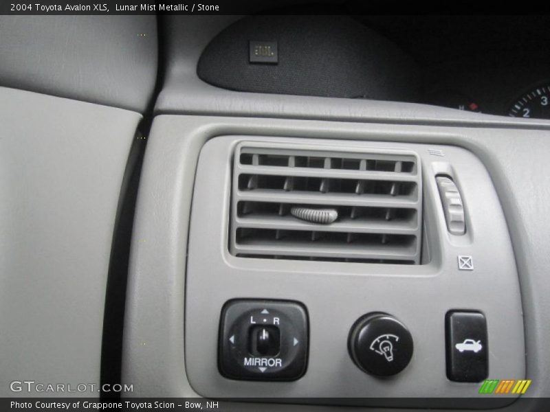 Lunar Mist Metallic / Stone 2004 Toyota Avalon XLS