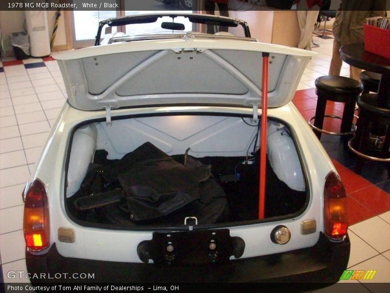  1978 MGB Roadster  Trunk
