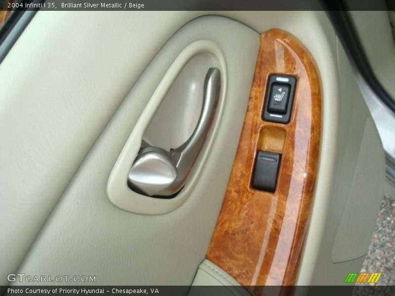 Brilliant Silver Metallic / Beige 2004 Infiniti I 35