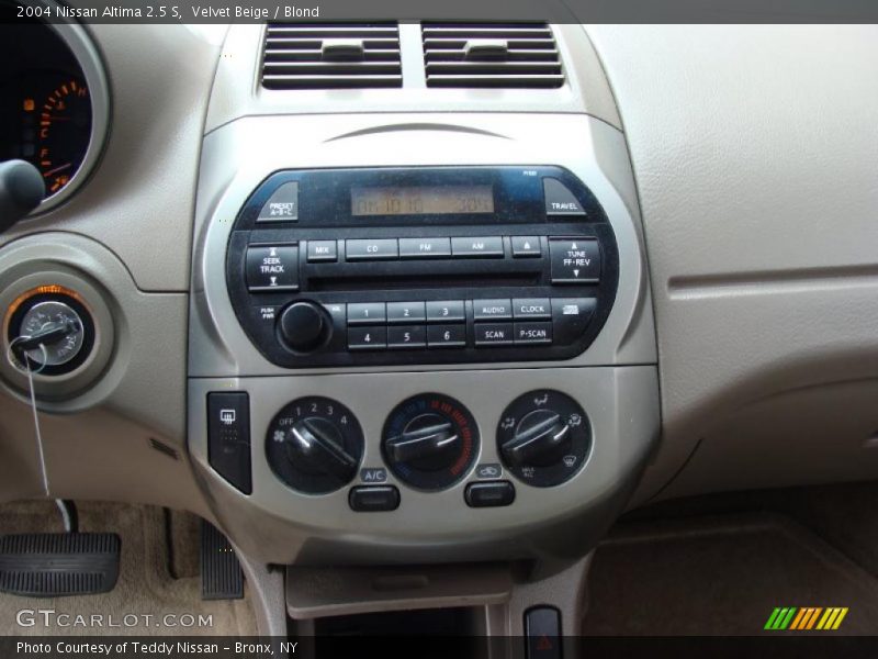 Velvet Beige / Blond 2004 Nissan Altima 2.5 S