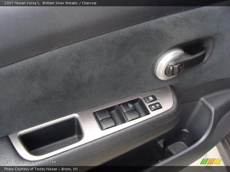 Brilliant Silver Metallic / Charcoal 2007 Nissan Versa S