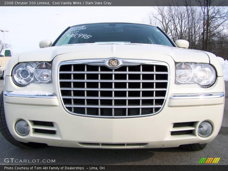 Cool Vanilla White / Dark Slate Gray 2008 Chrysler 300 Limited