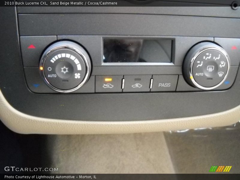 Sand Beige Metallic / Cocoa/Cashmere 2010 Buick Lucerne CXL