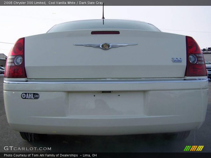 Cool Vanilla White / Dark Slate Gray 2008 Chrysler 300 Limited