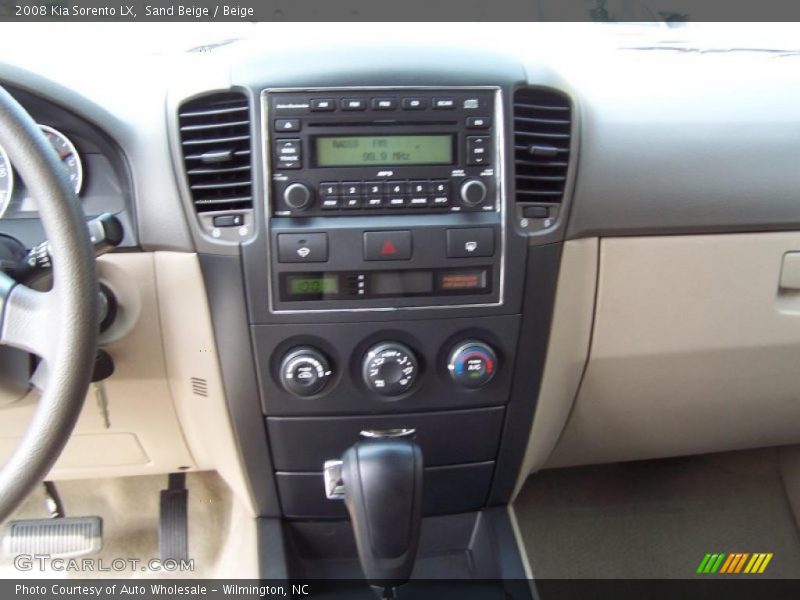 Sand Beige / Beige 2008 Kia Sorento LX