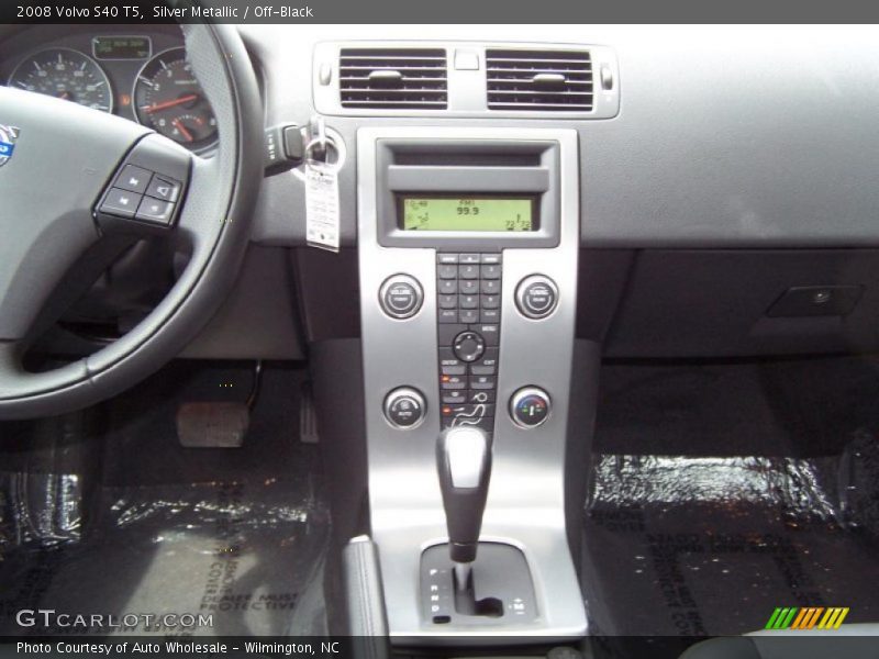 Silver Metallic / Off-Black 2008 Volvo S40 T5
