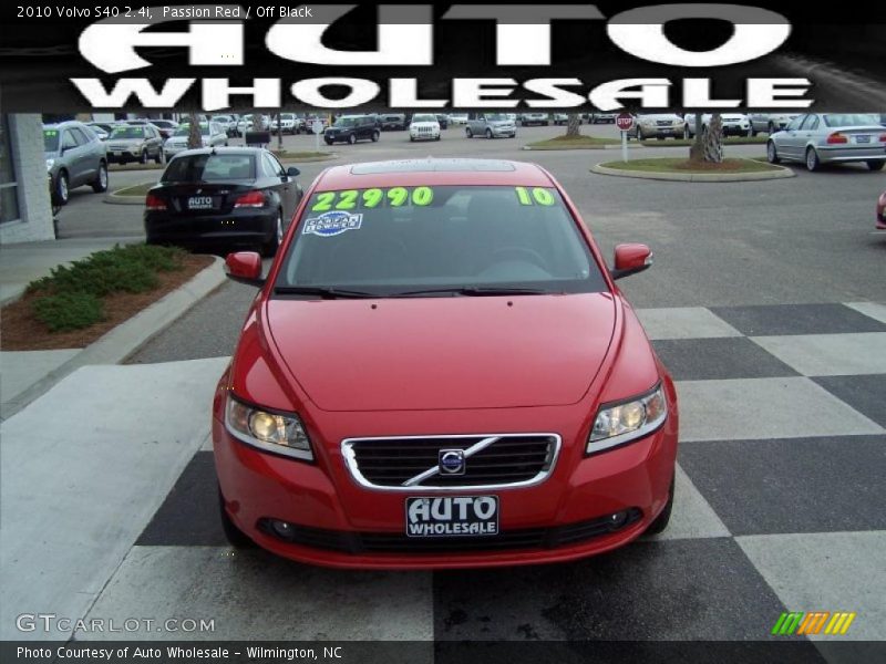 Passion Red / Off Black 2010 Volvo S40 2.4i