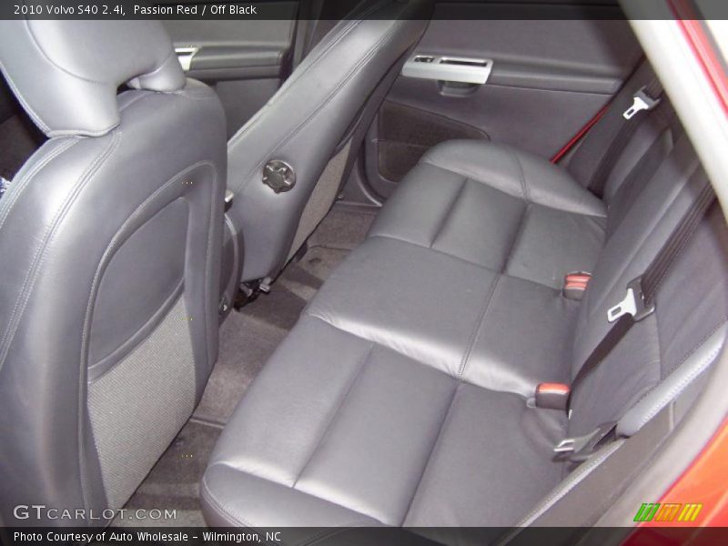 Passion Red / Off Black 2010 Volvo S40 2.4i