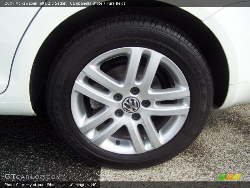 Campanella White / Pure Beige 2007 Volkswagen Jetta 2.5 Sedan