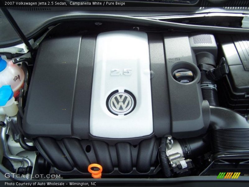 Campanella White / Pure Beige 2007 Volkswagen Jetta 2.5 Sedan
