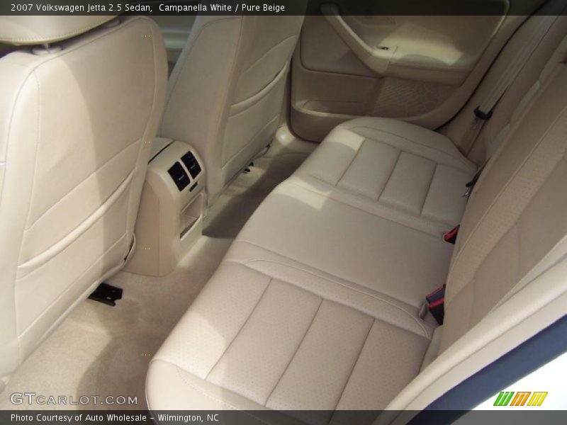 Campanella White / Pure Beige 2007 Volkswagen Jetta 2.5 Sedan