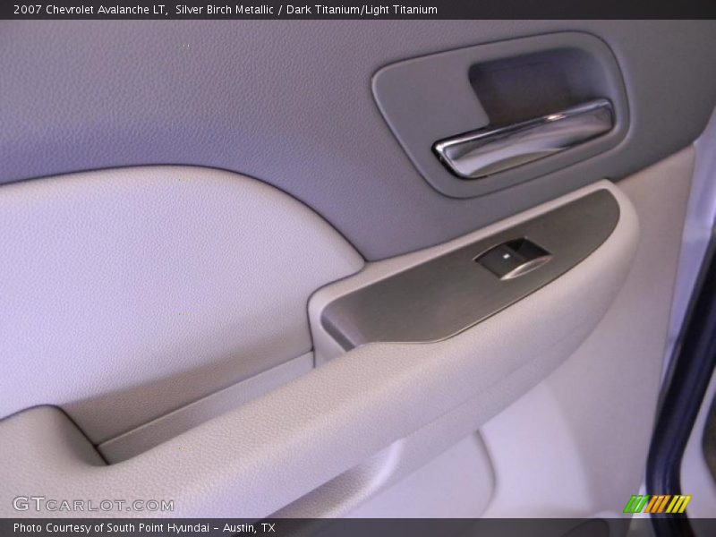 Silver Birch Metallic / Dark Titanium/Light Titanium 2007 Chevrolet Avalanche LT