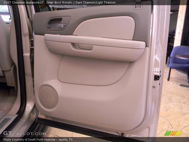 Silver Birch Metallic / Dark Titanium/Light Titanium 2007 Chevrolet Avalanche LT
