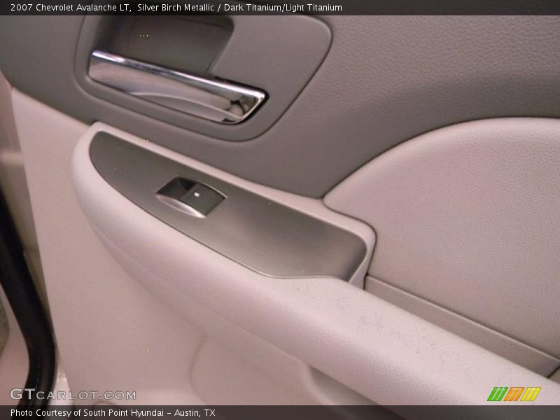 Silver Birch Metallic / Dark Titanium/Light Titanium 2007 Chevrolet Avalanche LT