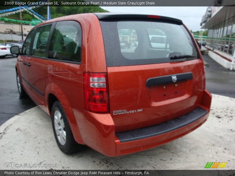Sunburst Orange Pearl / Medium Slate Gray/Light Shale 2008 Dodge Grand Caravan SE