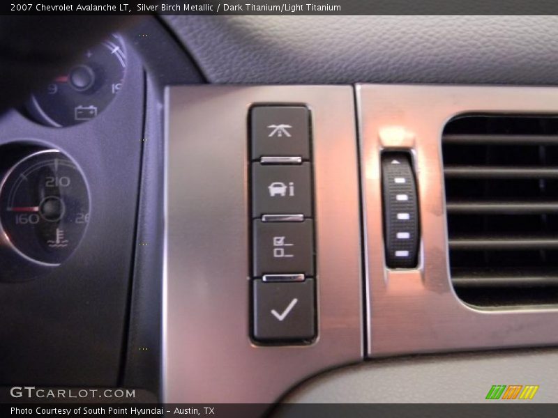 Silver Birch Metallic / Dark Titanium/Light Titanium 2007 Chevrolet Avalanche LT