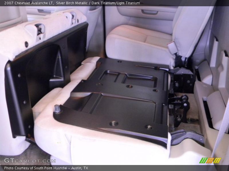 Silver Birch Metallic / Dark Titanium/Light Titanium 2007 Chevrolet Avalanche LT