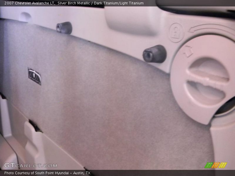 Silver Birch Metallic / Dark Titanium/Light Titanium 2007 Chevrolet Avalanche LT