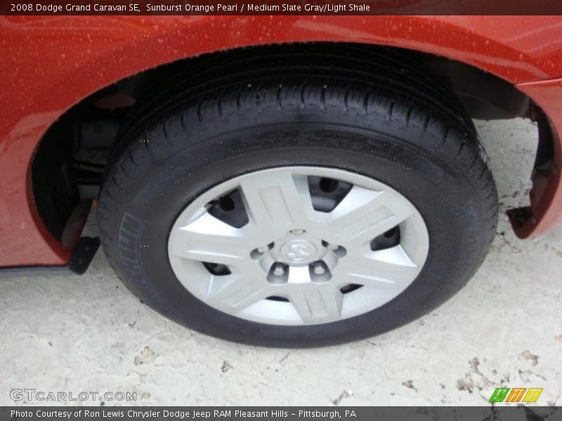 Sunburst Orange Pearl / Medium Slate Gray/Light Shale 2008 Dodge Grand Caravan SE