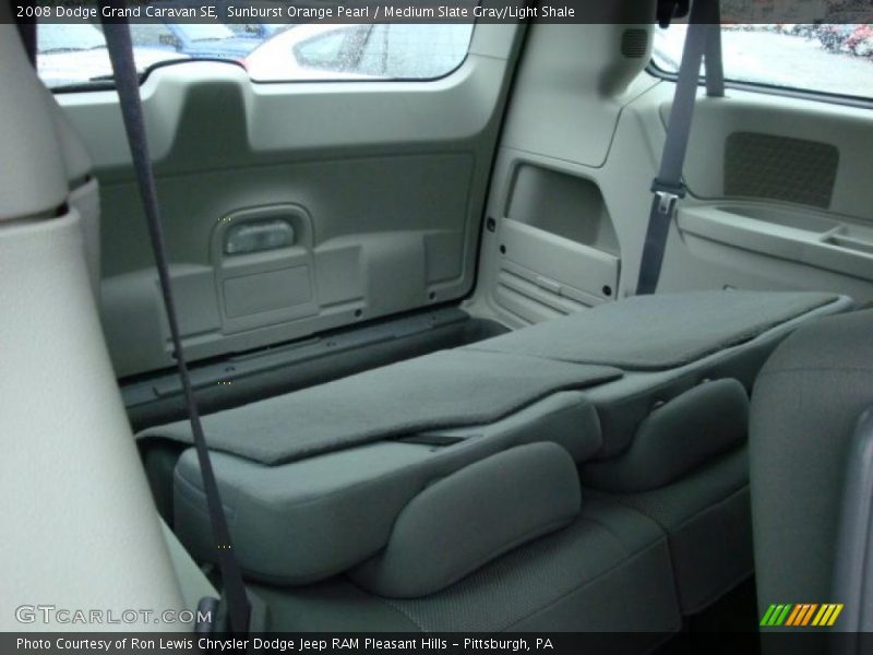 Sunburst Orange Pearl / Medium Slate Gray/Light Shale 2008 Dodge Grand Caravan SE