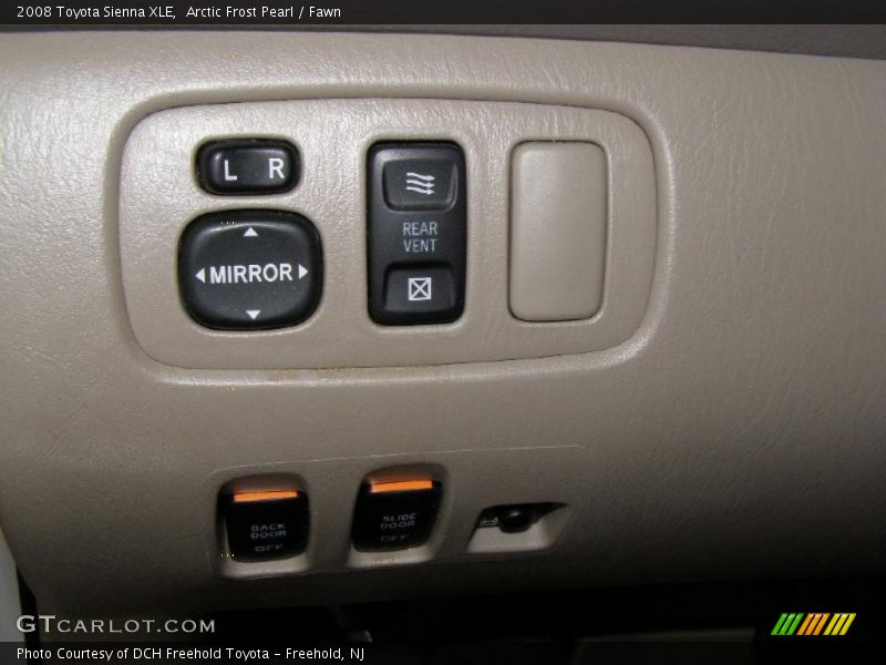 Arctic Frost Pearl / Fawn 2008 Toyota Sienna XLE